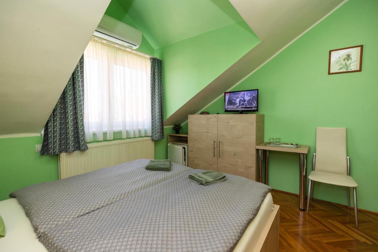 Cecey Vendégház Eger Esterno foto