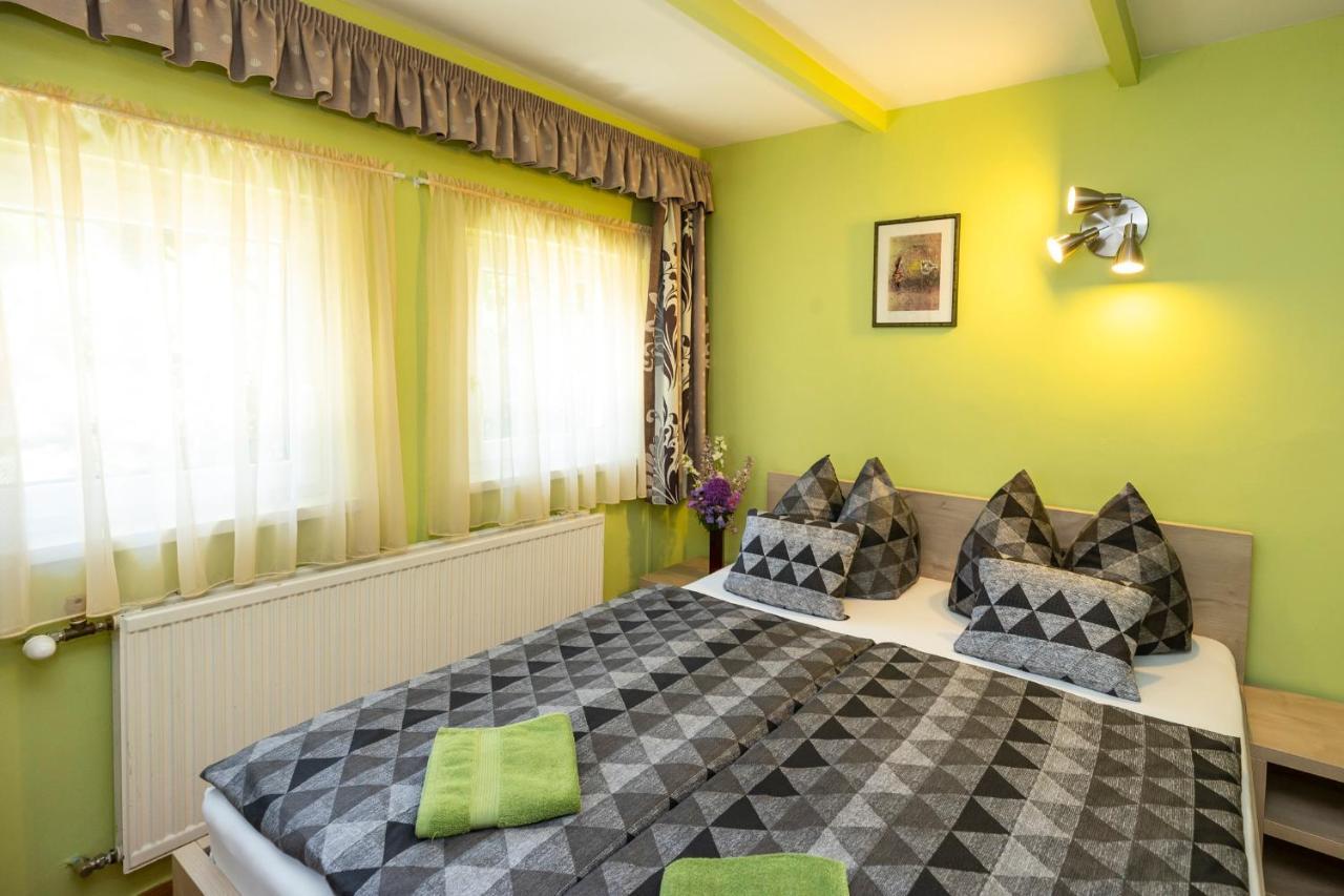 Cecey Vendégház Eger Esterno foto